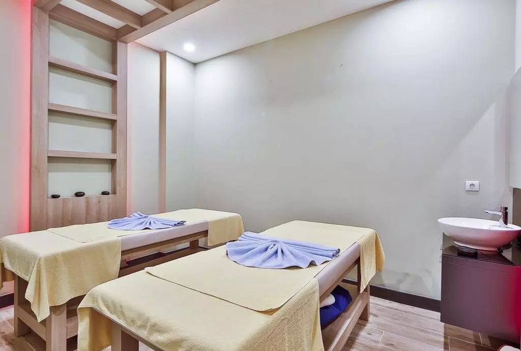 throne seagate_antalya_shabavizparvaz_07.jpg throne seagate_antalya_shabavizparvaz_07.jpg